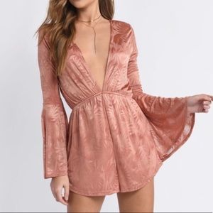 NWOT Tobi Bell Sleeved Deep V Keyhole Back Romper